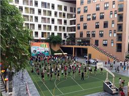  An toàn trên những chuyến xe đưa đón học sinh - Bài 1: Một mình em tới lớp